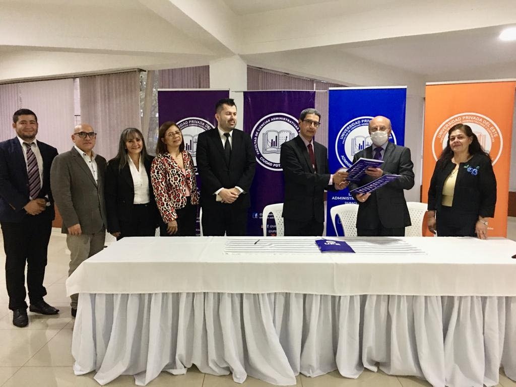 Convenio de cooperación entre Colegio de Contadores del Paraguay, Filial Alto Paraná y la Facultad de Ciencias Administrativas y Contables de la UPE